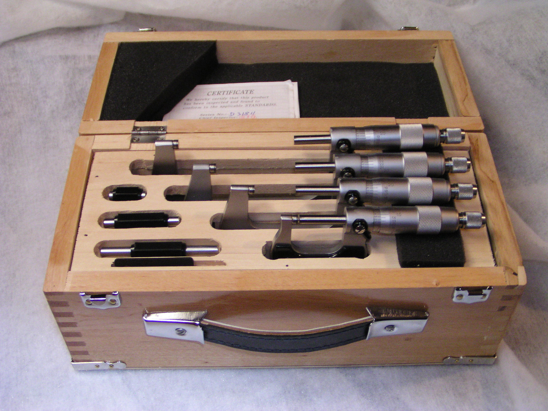 Guilin Measuring & Cutting Tool Works micrometer & dial indicator